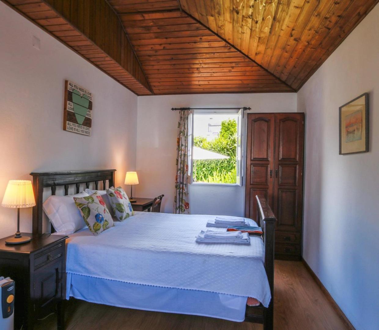 One bedroom Cozy Apartment w unique Garden Furnas  Extérieur photo